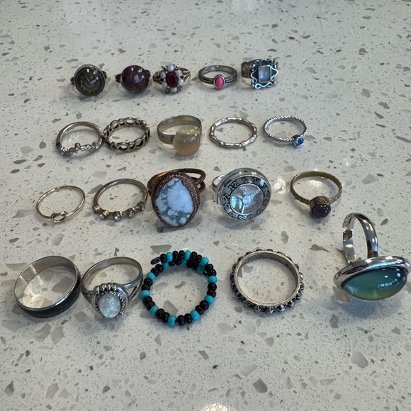 Assortment Of Rings - Picture 2 of 7
